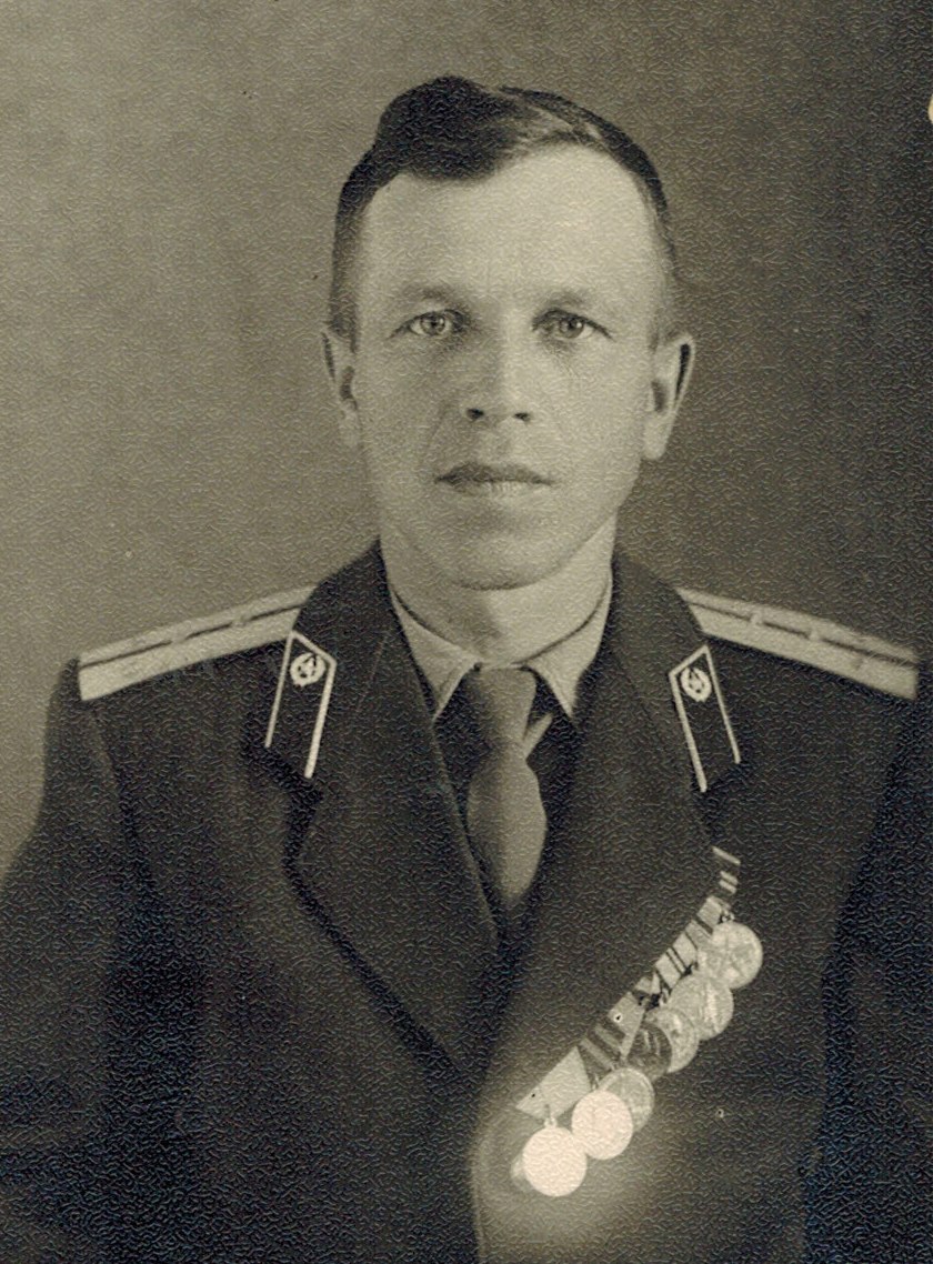 Богомолов военный. Фото Владимира Богомолова.